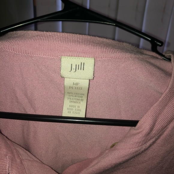 Clothes - Picture 5 of 8